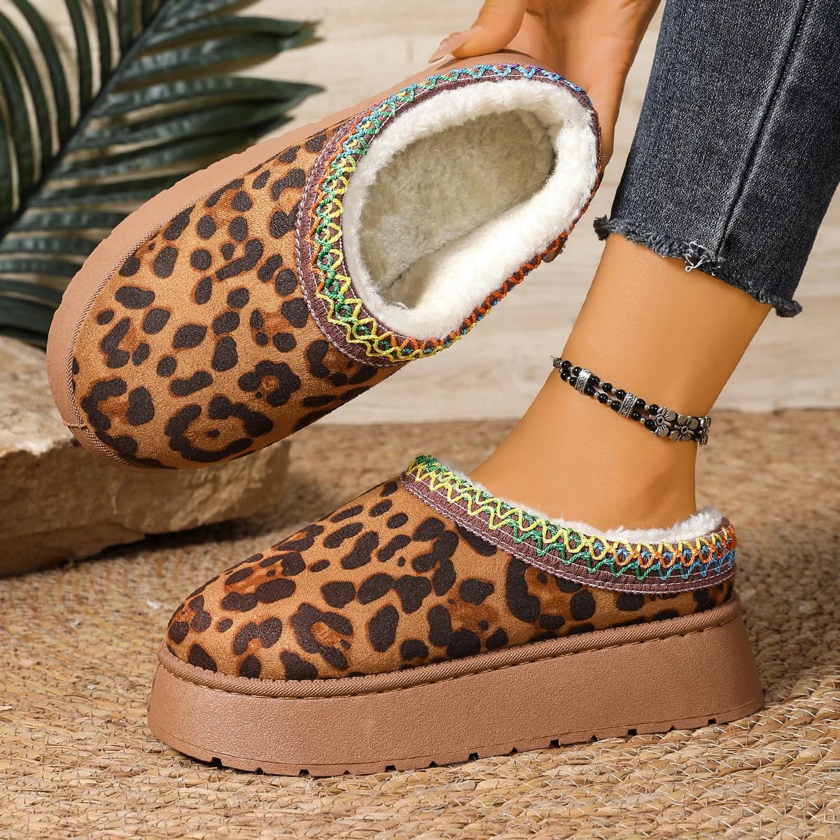 Women Boots Boots Winter 2025 New Warm Thick Sole Boots ComfortableCovered Half Slippers Warm Thickened Fluff Shoes for Women