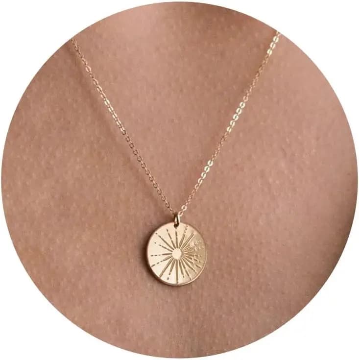 Collana in Oro per Donne - Placcata in Oro 14K, Delicata, con Ciondoli a Forma di Corno Italiano, Stella, Farfalla, Fiocco, Sole, Loto, Pallavolo, Baseball, Stivali da Cowboy