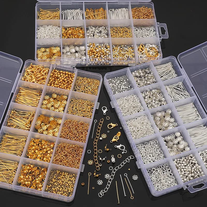 Set per Creazione Gioielli con 15 Griglie, Anelli di Giunzione, Terminali per Cordoncini, Perni ad Occhiello, Ganci per Orecchini, Chiusure a Moschettone, Componenti per Gioielli, Kit di Strumenti per Principianti