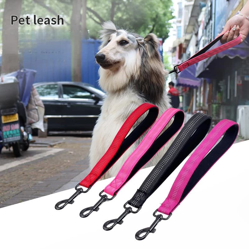 Guinzaglio corto riflettente per cani per razze medie/grande - Comodo guinzaglio da passeggio per animali domestici in nylon e neoprene, antiscivolo di sicurezza notturna
