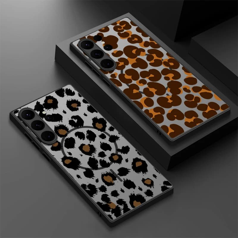 Custodia Magnetica in TPU per Samsung Galaxy S26 S25 S24 S23 S22 Ultra Plus S25 S24 S23 FE con Motivo Leopardo e Mucca Lattea, Cover Posteriore in PC
