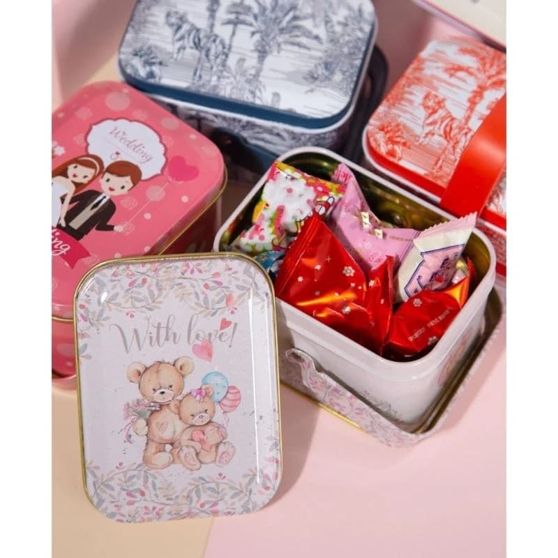 Box for storing candy for suitcases. Metal box for wedding favors. best selling