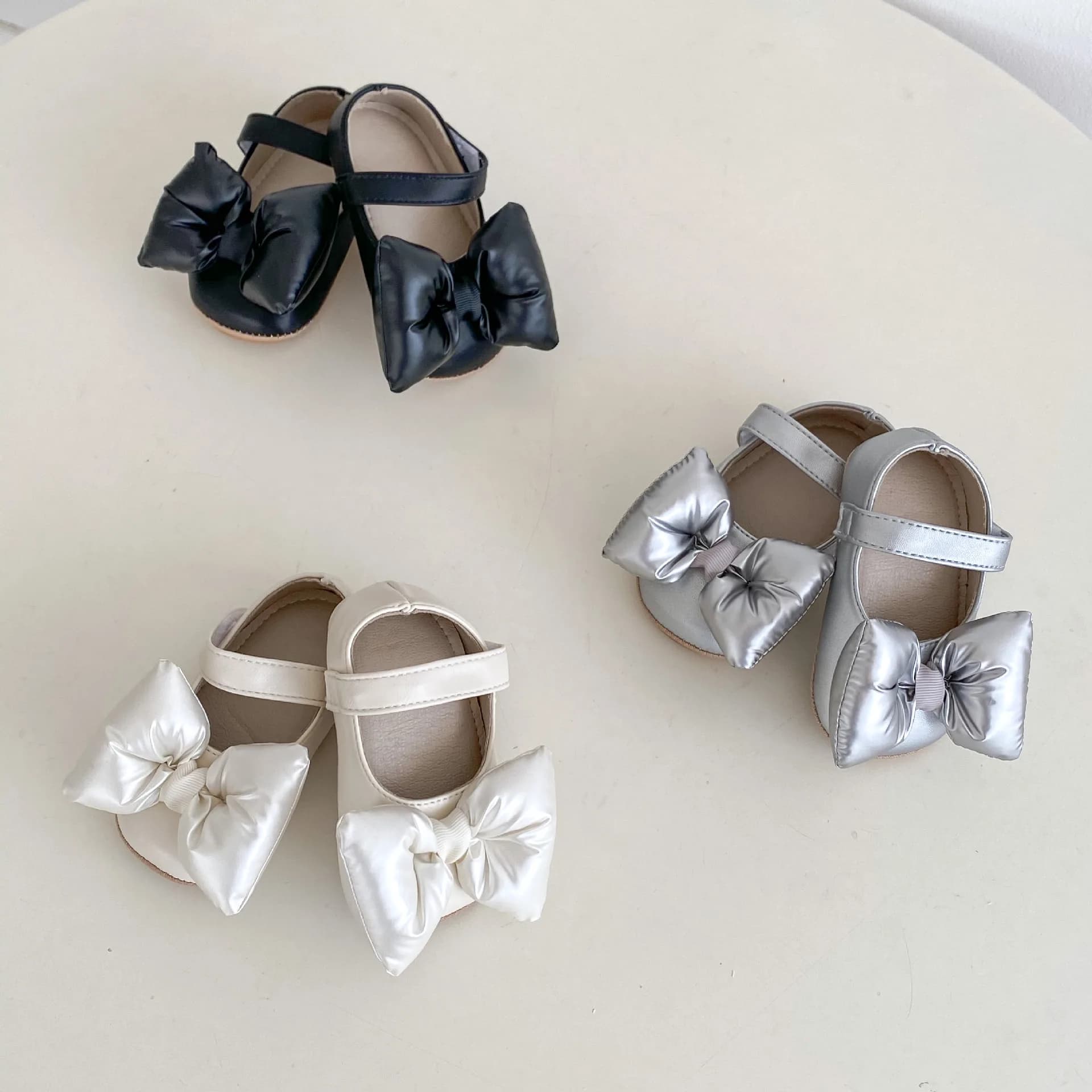 ​ ​ 2025 Primavera Autunno Primi camminatori per bambini Design con fiocco grande Scarpe in pelle PU Cinturino in velcro Suola morbida antiscivolo 0-18 mesi ​