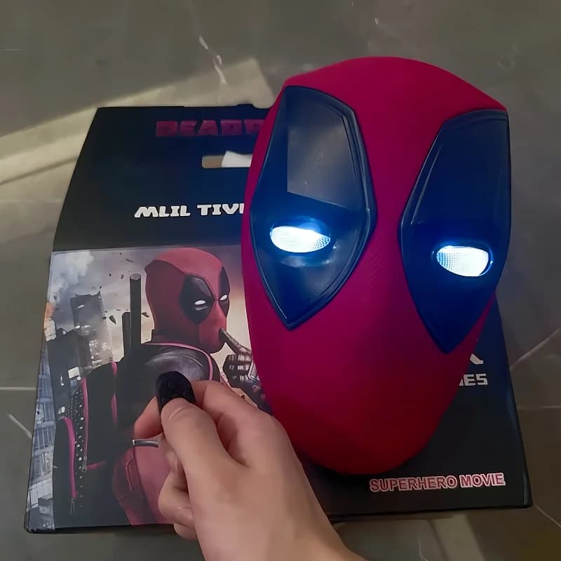 Mascara Deadpool Mobile Eye Elettronico Deadpool Decorazione Desktop 1:1 Telecomando Modello Cosplay Maschera Regalo per bambini adulti
