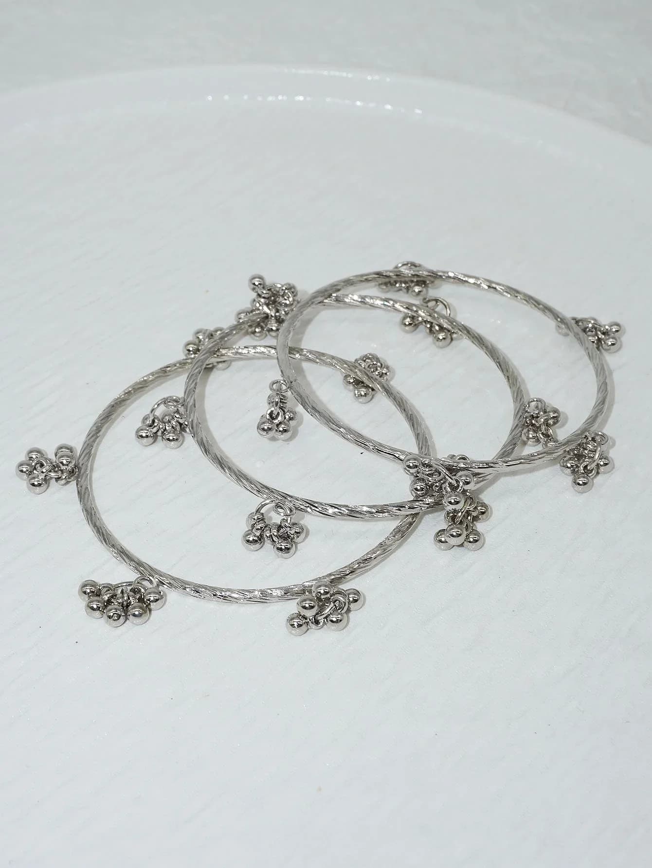 Set di braccialetti in lega di ferro alla moda in stile europeo e americano con 3 perline CCB per donna