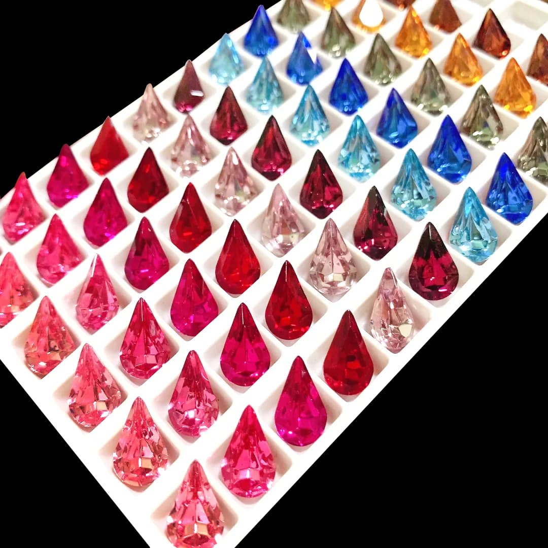 Diversi colori Fancy Stones K9 Crystal Tear Drop strass per abbigliamento Craft Charm Jewelry Nail Arts accessori fai da te
