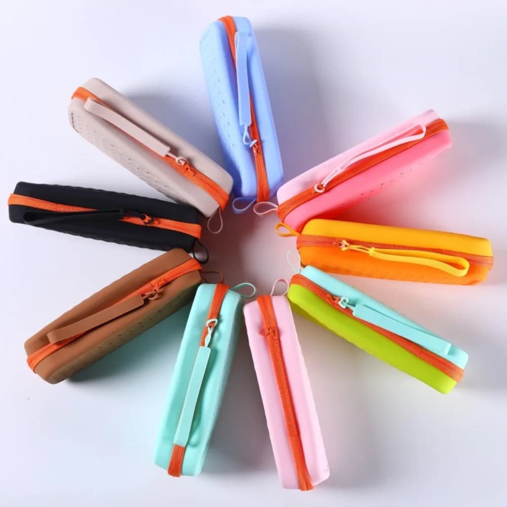 Portable Silicone Swim Goggle Case Waterproof Breathable Zipper Eyeglasses Case with Carabiners Soft Sun Glasses Storage Box