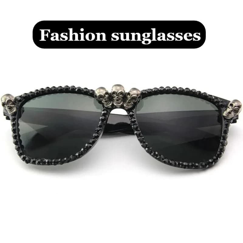 Nuovi occhiali da sole alla moda con teschio tempestato di diamanti Occhiali da sole decorativi per adulti alla moda Occhiali da sole decorativi per feste e vacanze