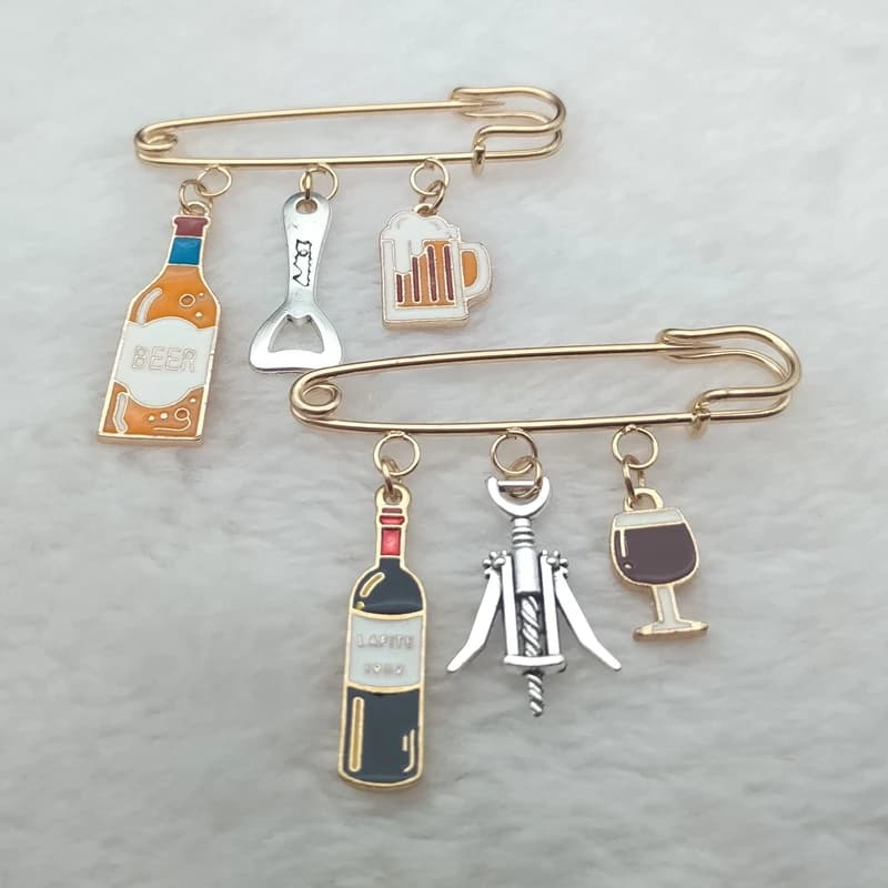 Nuova moda mini carino tazza di birra spilla bottiglia di vino rosso tazza spilla smalto succo pin coppia migliore amico pin