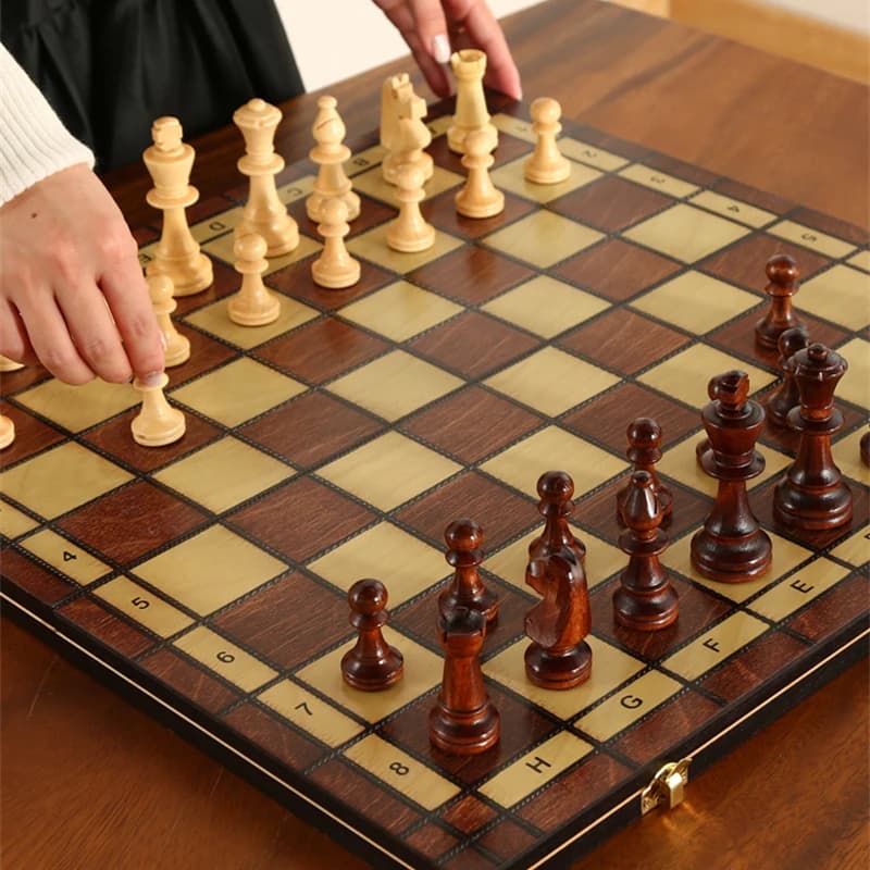 4 Queens Retro Chess Set, Wooden Checkers Backgammon Chess Game, Wooden Chess Piece, Foldable Chessboard Chess Board Game Gift