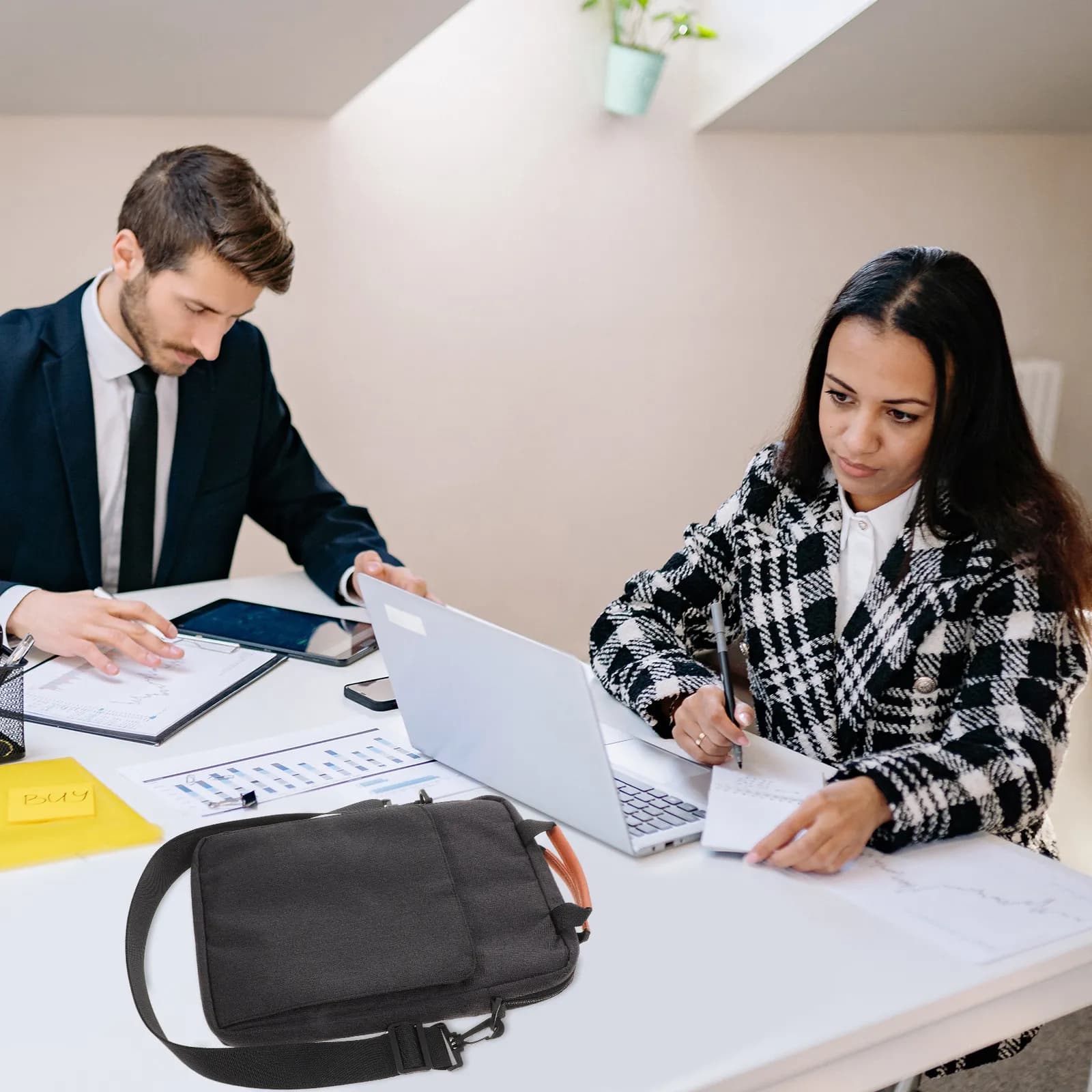 Custodia per laptop Borsa protettiva per laptop Borsa da trasporto leggera antiurto Tracolla regolabile Comoda impugnatura per tablet da 13,3 pollici