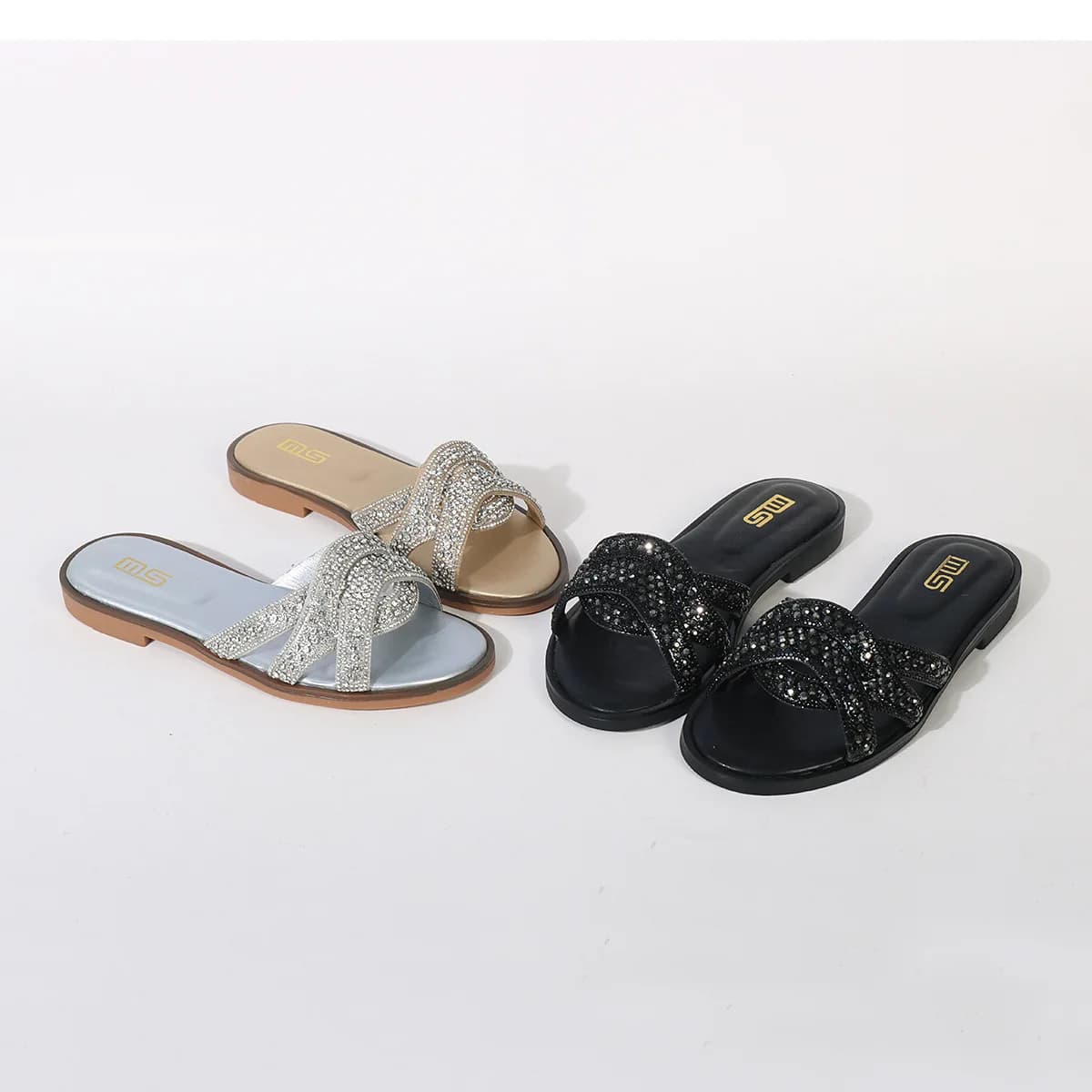 Pantofole da donna 2025 nuova moda estiva Joker sandali con strass a testa tonda con fondo piatto elegante scarpa nera