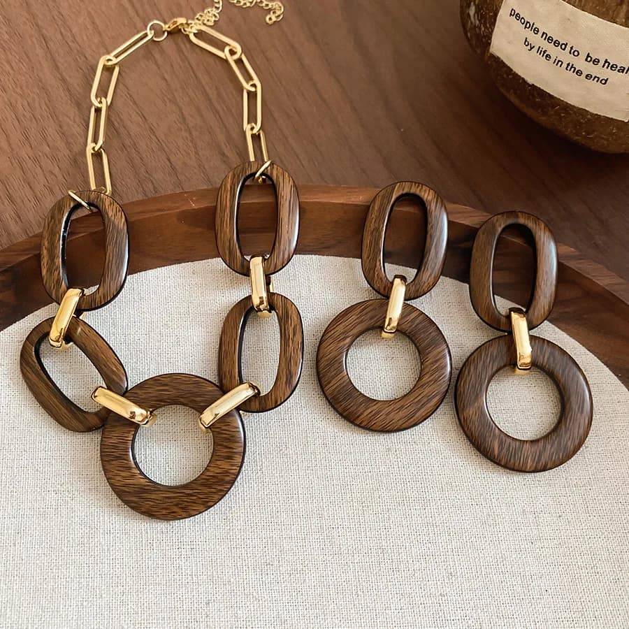 2025 New Design Geometric Brown Acrylic Earring Necklace Set for Women Simple Temperamental Choker Necklace Retro Jewelry Set