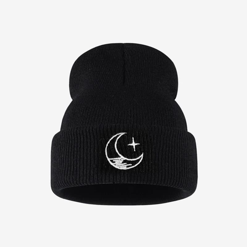 Knitted Hat for 1–3-Year-Olds: Cute Star-and-Moon Embroidered Warm Beanie for Outdoor Walks and Everyday Wear in Fall and Winter