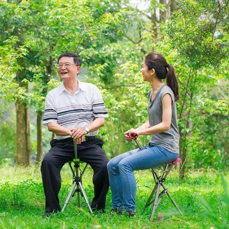 Foldable outdoor trekking chair - Anti-slip portable seat with automatic lock, multifunctional trekking stick for elderly