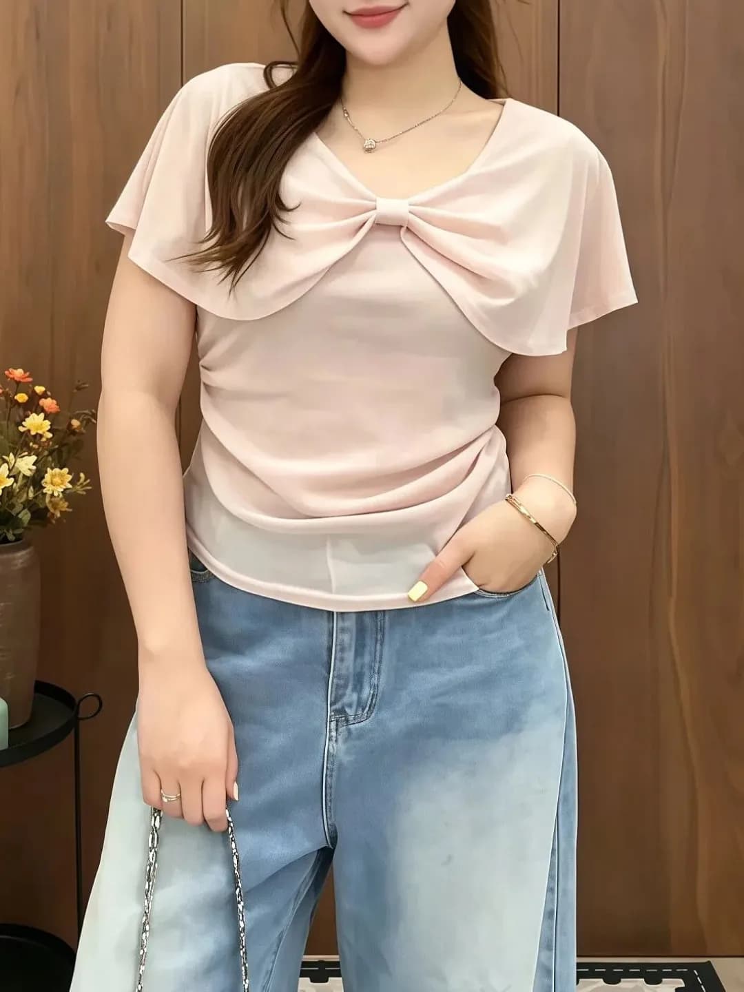 T-shirt a maniche corte con scollo a V di grandi dimensioni dal design dolce, da donna, estiva, dimagrante, che nasconde le imperfezioni, alla moda, in stile coreano