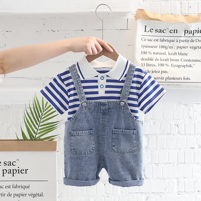 Completo da bambino per bambino 2025 Abbigliamento estivo per neonato da 6 a 9 mesi T-shirt e tuta a maniche corte con dinosauro a righe Set completo per bambini