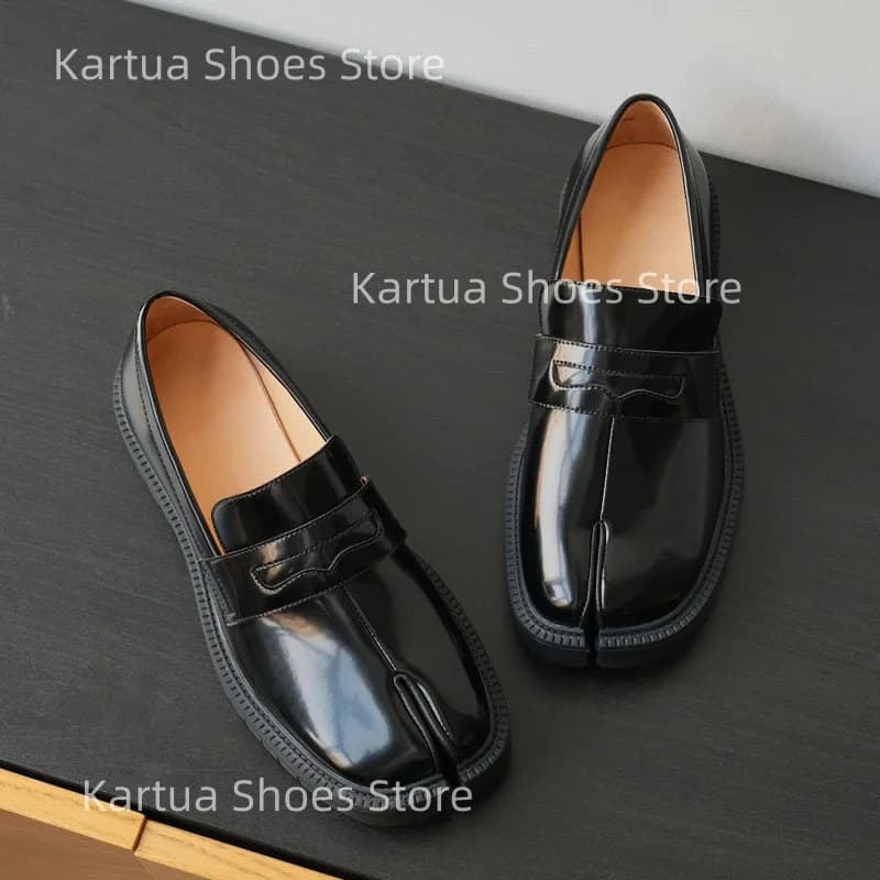 Mocassini Tabi con punta divisa in pelle verniciata nera da donna Scarpe dal design unico Casua Slip On Scarpe singole classiche quotidiane da ufficio da donna