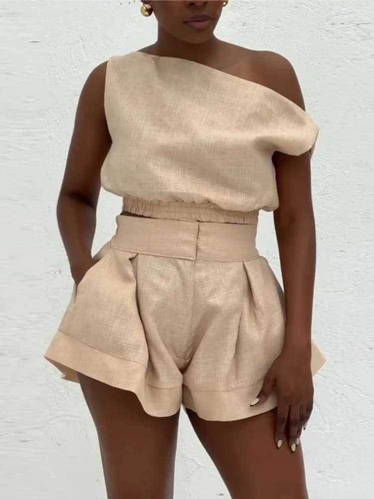 BWQ Fashion Set da donna con spalle scoperte Camicetta senza maniche Camicia Top e pantaloncini svasati Completo 2025 Street Due set da 2 pezzi Abiti 2025