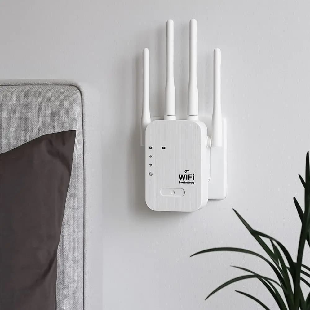 Anti-interferenza 4 antenne Ripetitore WiFi Estensore WiFi stabile ad alta velocità Dissipazione del calore Ripetitore WiFi dual band Streaming