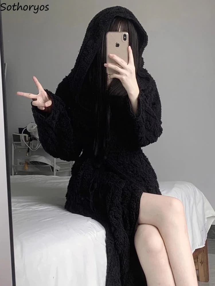 Abiti da donna in velluto corallo nero inverno addensare Lounge con cappuccio pigiameria caldo sciolto giapponese dolce College moda accappatoi lunghi