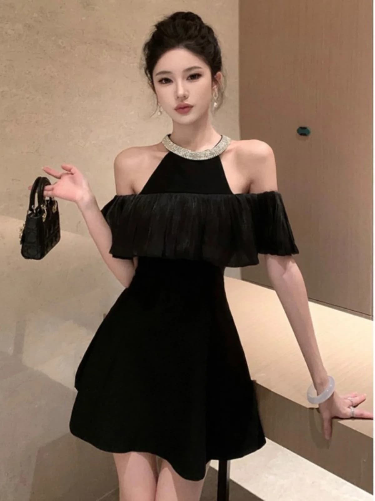 Elegante Abito Nero Monospalla da Donna, Nuovo Stile Estivo, Gonna Corta Modellante, Stile Coreano, Silhouette a X per il Lavoro