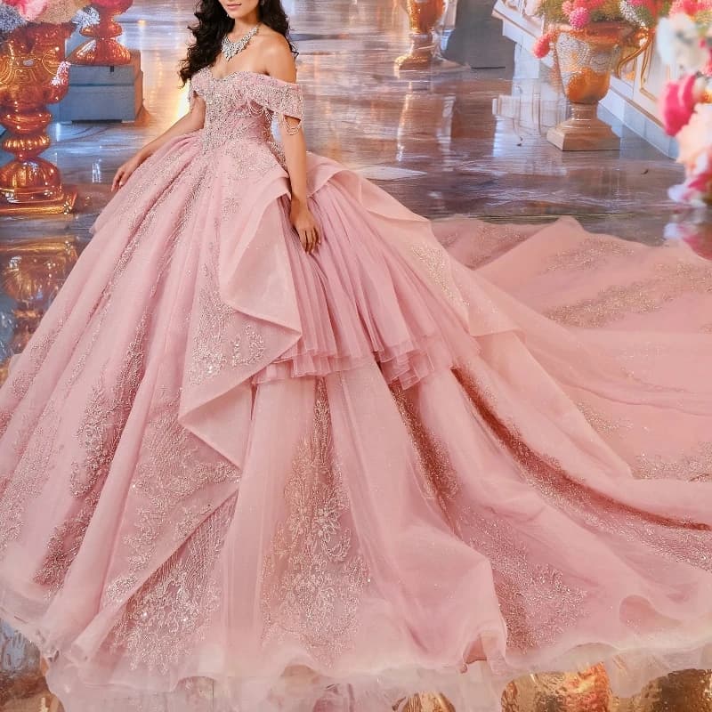 Abiti Quinceanera rosa lucido Abito da ballo con spalle scoperte Applique in pizzo che borda tull Abito dolce 16 Abiti 15 De Anos