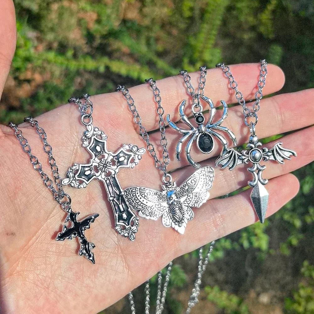 Set Collana Speciale con Scheletro e Ragno, Set Collana Y2K Personalizzato Trendy per Ragazze Cool, Regalo di Halloween