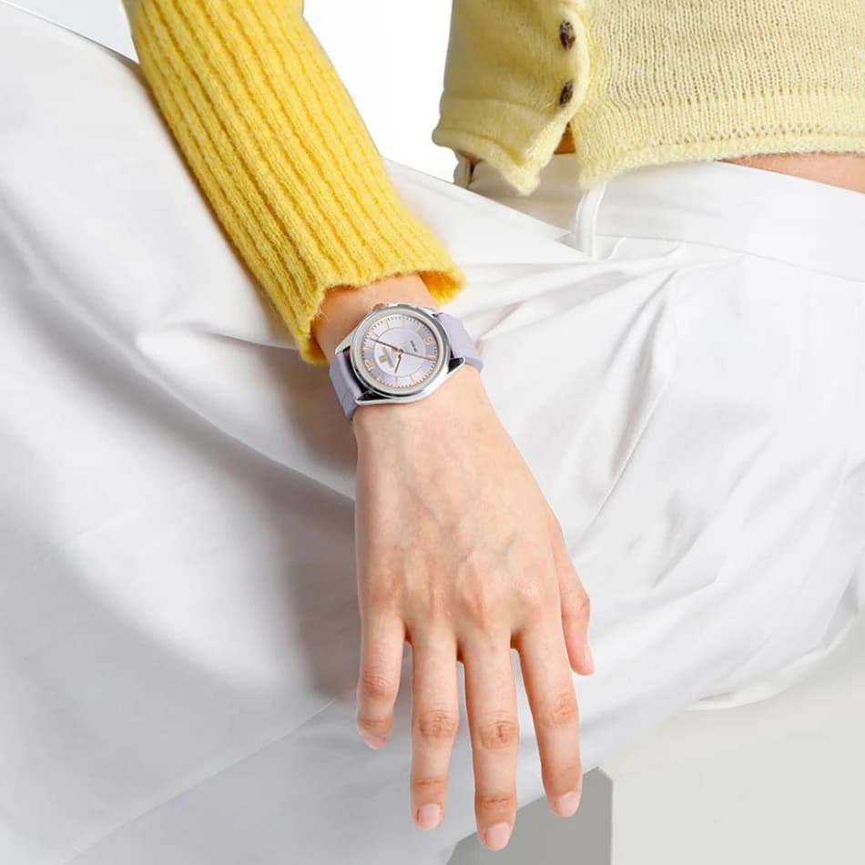 2025 Nuovo Design NAVIFORCE Orologi da polso al quarzo da donna di marca di lusso 30M Orologio da polso con cinturino in silicone impermeabile e antiurto Orologio femminile