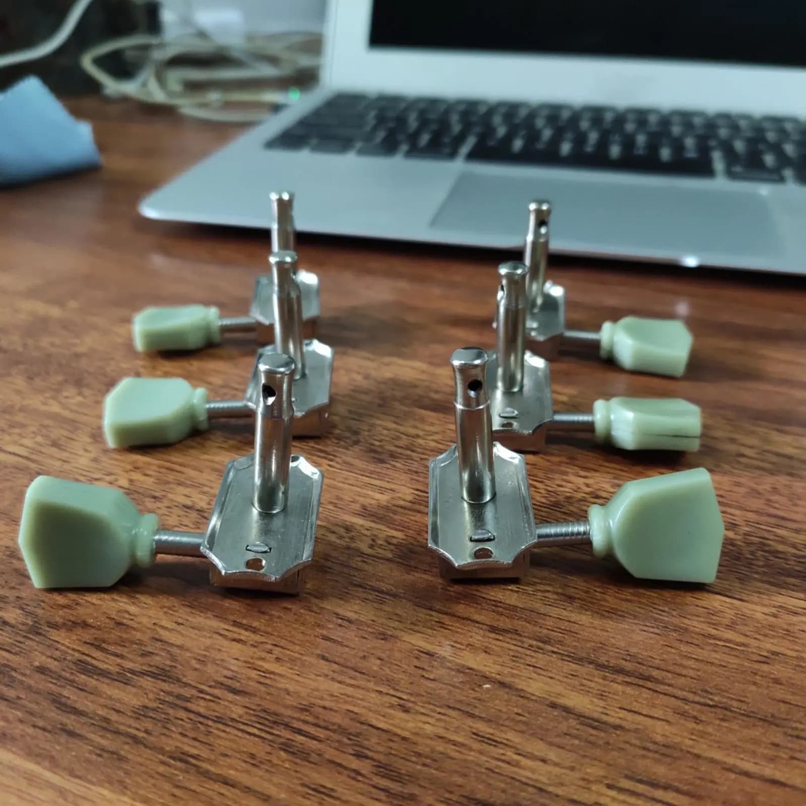 Kit di Accordatori per Chitarra in Metallo e Plastica, Design Elegante per Chitarre Acustiche, Elettriche, Classiche e Ukulele