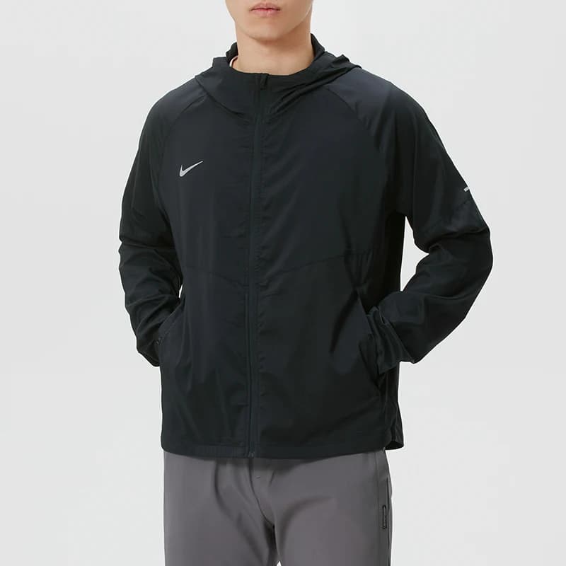 Giacca sportiva da uomo Nike per corsa, fitness e allenamento, giacca in tessuto traspirante Ir8440-049