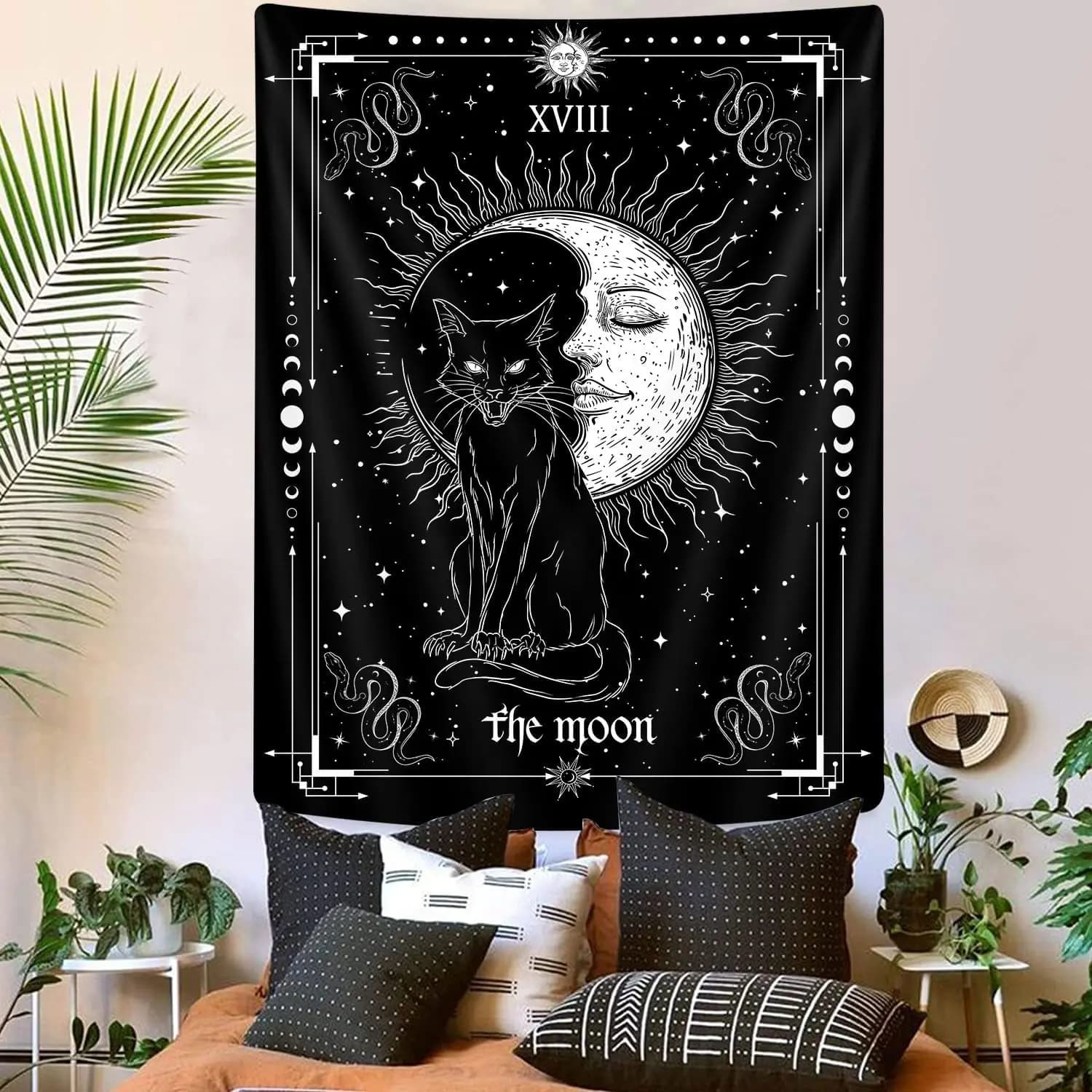 Tapestry Gotico Gatto Nero Verticale, Tapestry Fantastico con Gatto, Ali di Pipistrello e Carte dei Tarocchi in Bianco e Nero per Uomini, Estetica Fasi Lunari