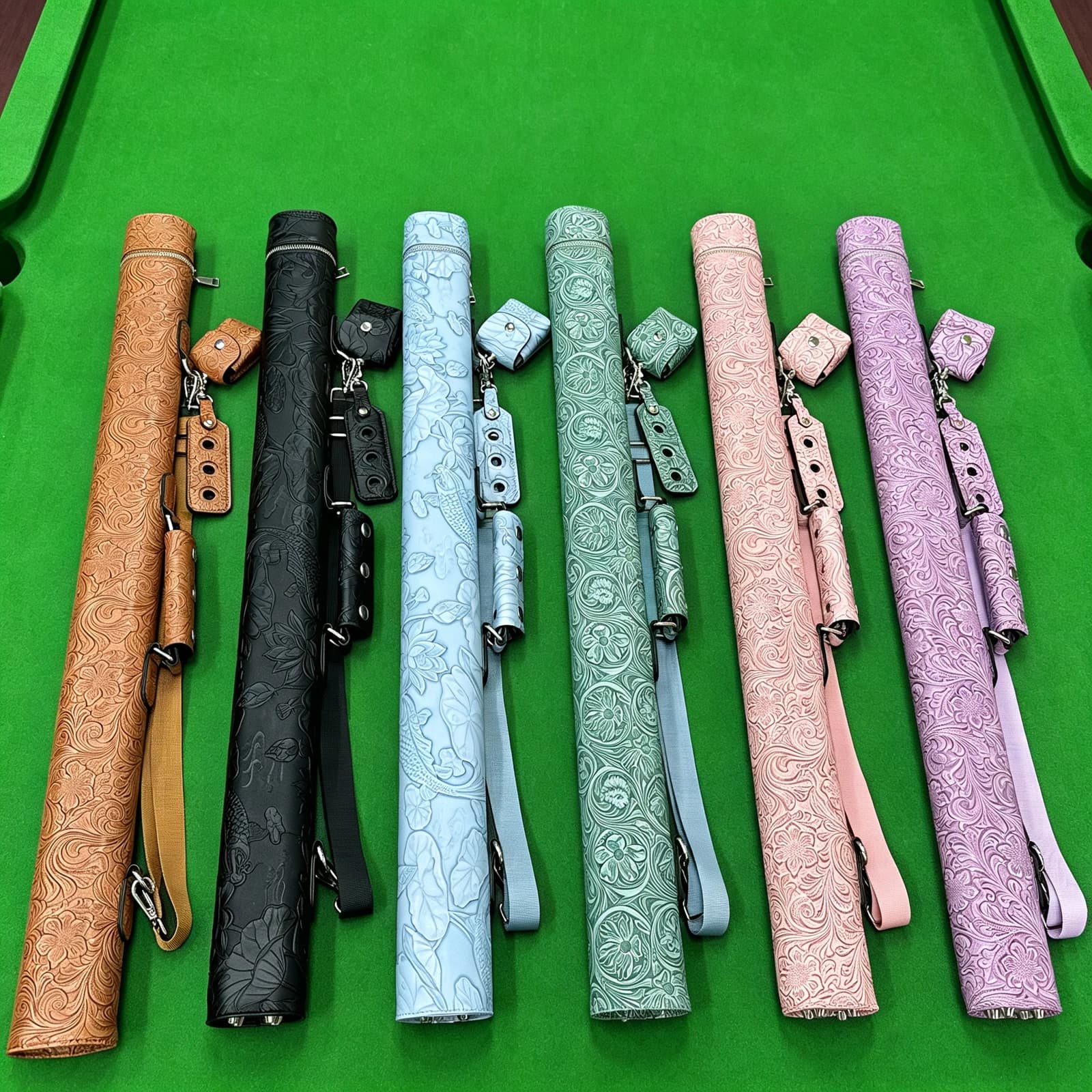 A Highly Fashionable Billiard Cue Case, Available In Black, White, Blue, Green, Brown, Pink And Purple. It Is A 1/2 Segmented Bi