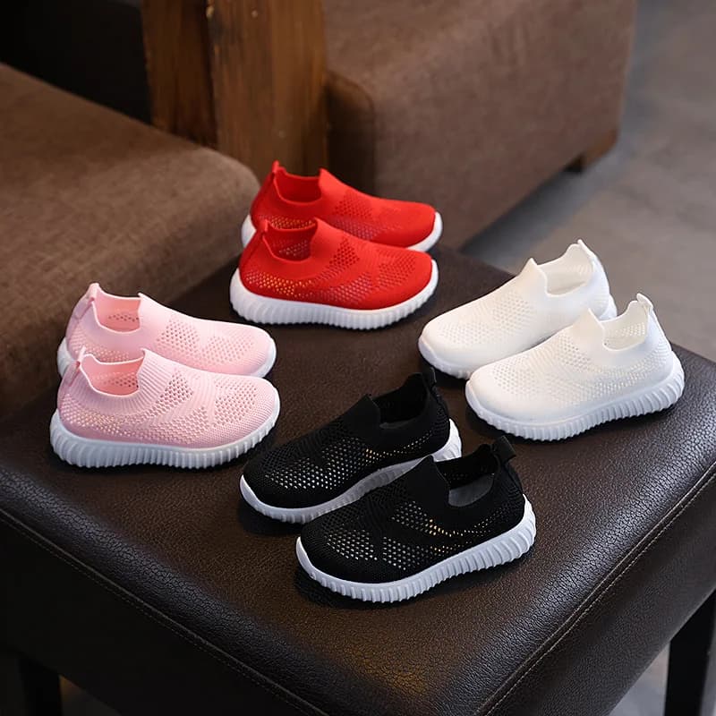 Children's running sneakers boys and girls soft breathable mesh casual sneakers school children's anti-slip shoes