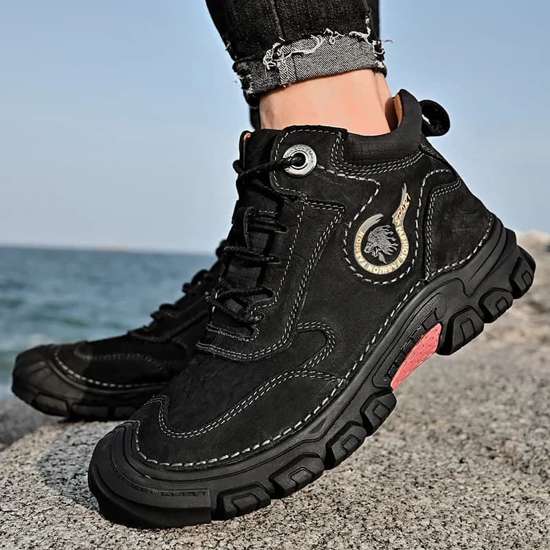 Stivali da alpinismo all'aperto da uomo scarpe Casual da uomo in vera pelle fatte a mano di lusso Comfort scarpe da ginnastica da trekking antiscivolo stivali da neve