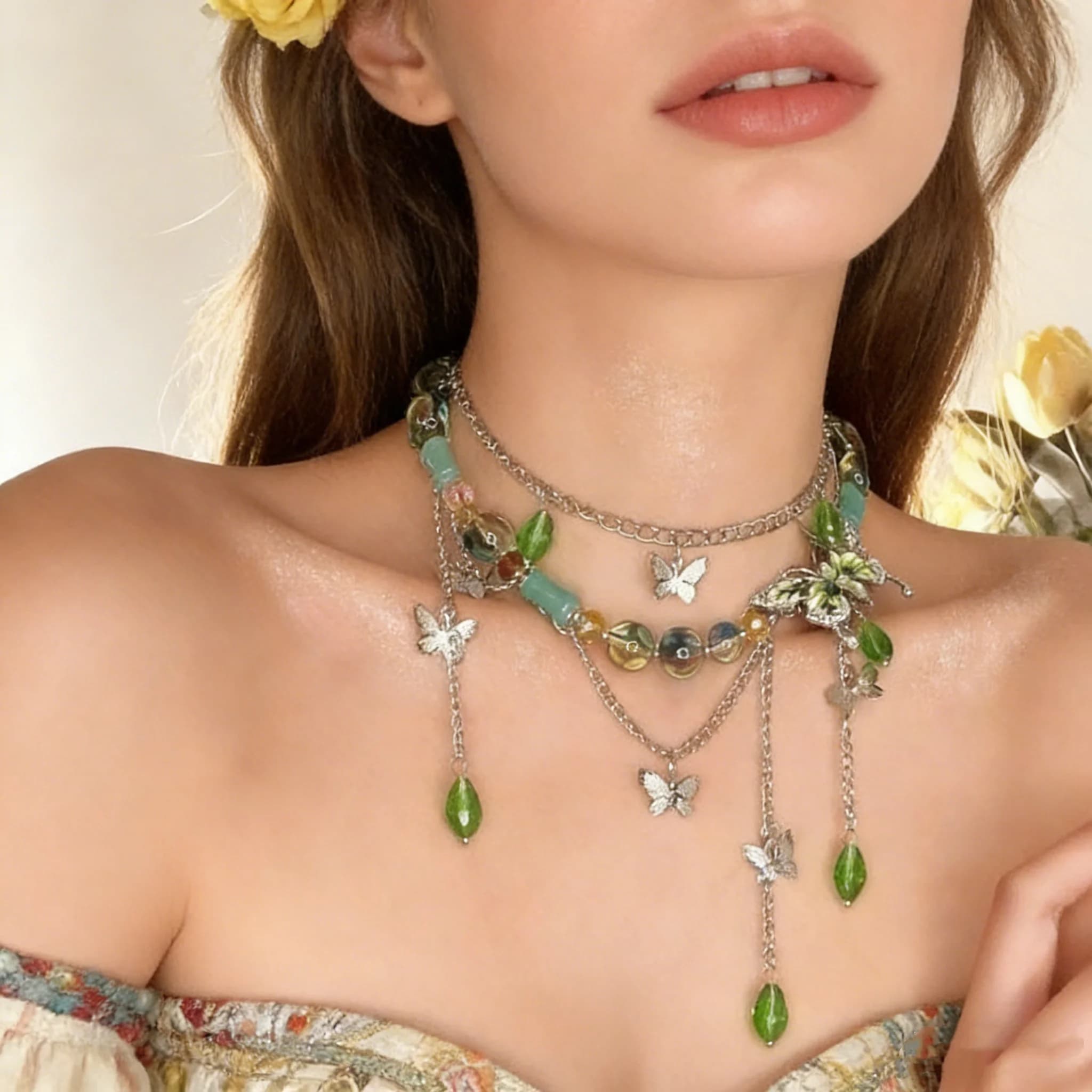 Collana di Lusso Stile Principessa con Nappine e Farfalle in Stile Francese per Donne, Accessorio Elegante e Raffinato per la Clavicola