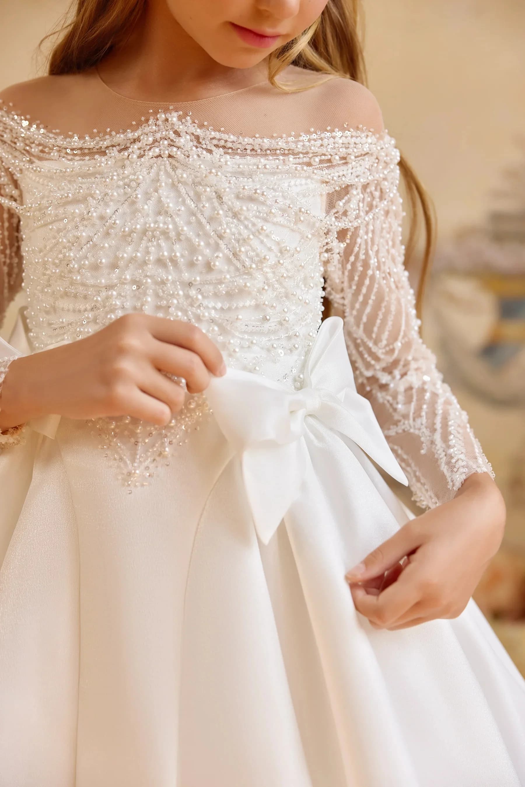 Abito da Damigella Personalizzato di Lusso con Perle Bianche e Gonna Voluminosa per Prima Comunione e Festa di Compleanno