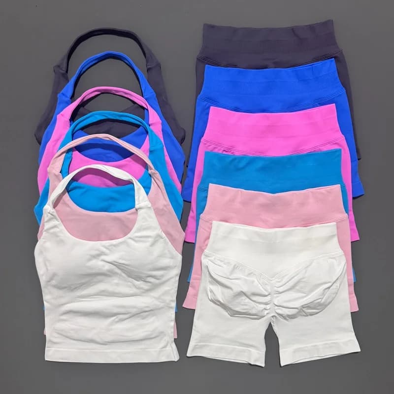2 Pic Histello Set sportivo da donna con scollo all'americana antiurto palangari con spalline top allenamento scrunch pantaloncini set abbigliamento fitness tuta da palestra