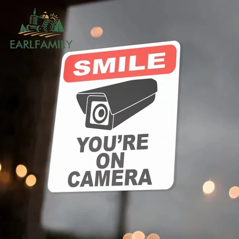 EARLFAMILY 13 cm x 11,3 cm per l'adesivo per auto con avviso di sicurezza CCTV Smile You're on Camera, adesivo in vinile per interni ed esterni, per finestre