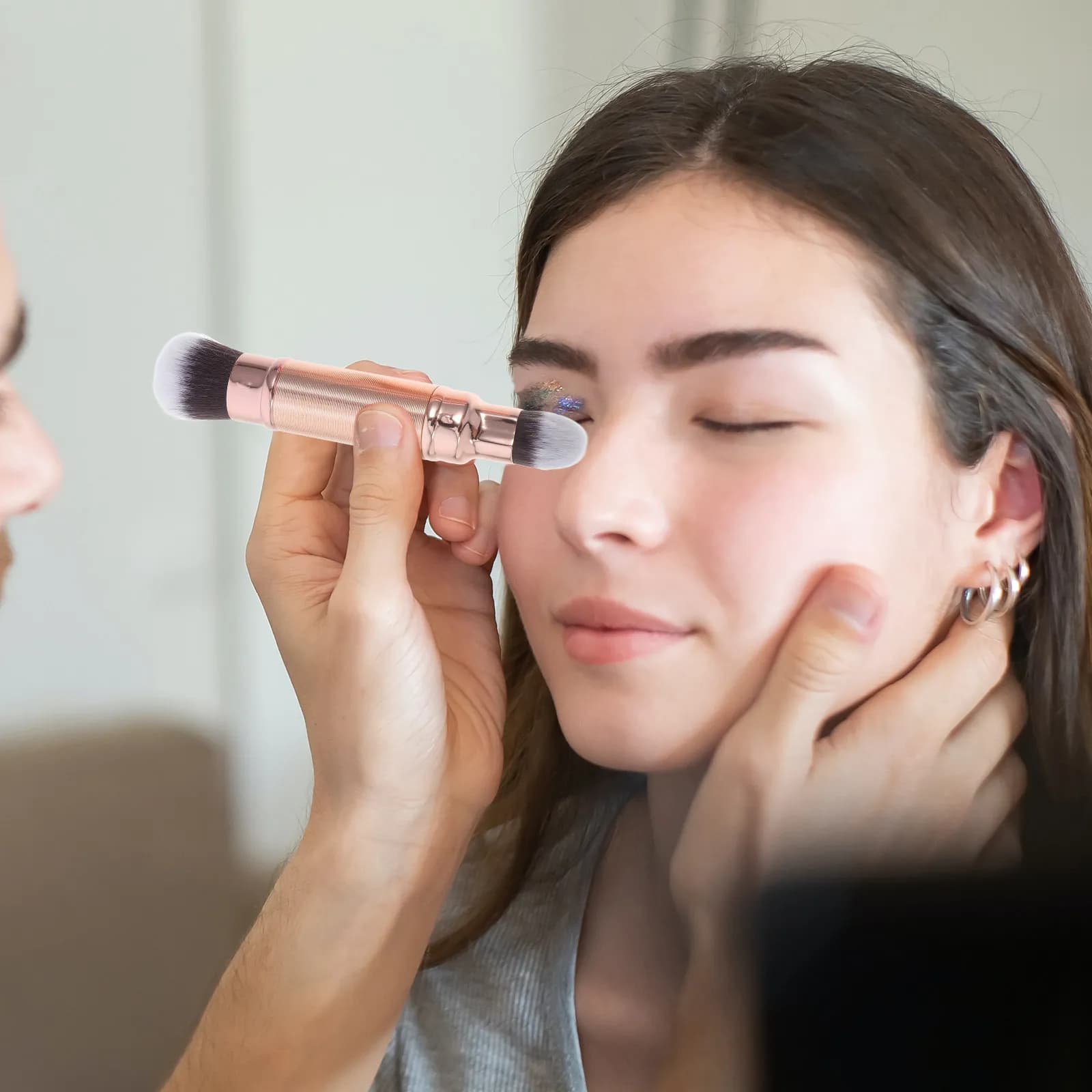 Pennello Trucco Doppia Punta Retrattile per Correttore, Fondotinta e Polvere - Setole Morbide, Non Sfogliano, Portatile