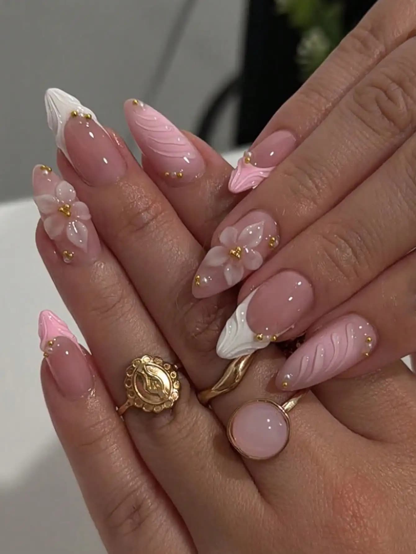 24pcs/Set Elegant Gradient Pink & White Almond-Shaped Nail Stickers With 3D Floral & Pearl Decor, Includes Gel Polish And Nail File, Suitable For Girls/Women For Daily, Party, Autumn Nails Nail Supplies