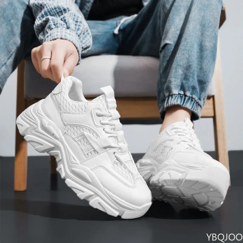 Scarpe traspiranti in rete da uomo Sneakers versatili alla moda Scarpe da corsa firmate casual con suola spessa Calzature maschili di lusso alla moda