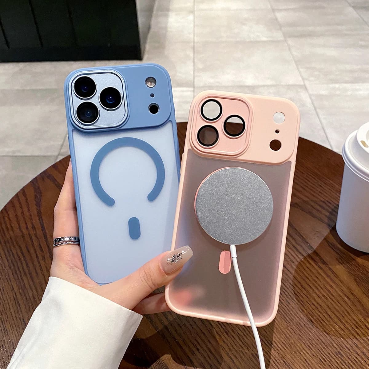 Custodia magnetica per iPhone 17 Pro Max 17 Air Cover opaca trasparente antiurto Mag-safe carica fotocamera protezione lente pellicola Shell Fundas