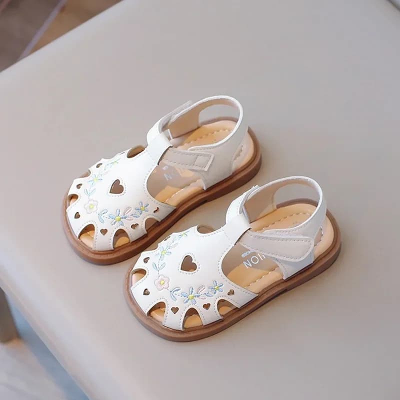 Summer Children Soft-Soled Princess Shoe Kids Hollow Breathable Sandals Girls Soft-Soled Velcro Beach Shoe Everyday Casual Shoes