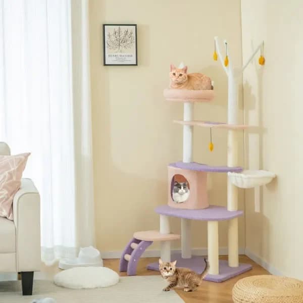 Torre per gatti multilivello con tiragraffi rivestiti in sisal