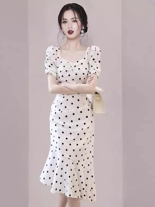 Spring 2026 High Waist Fish Tail Skirt Fashionable Polka Dot Slimming Design Korean Style Bubble Sleeve Short Sleeve Dress
