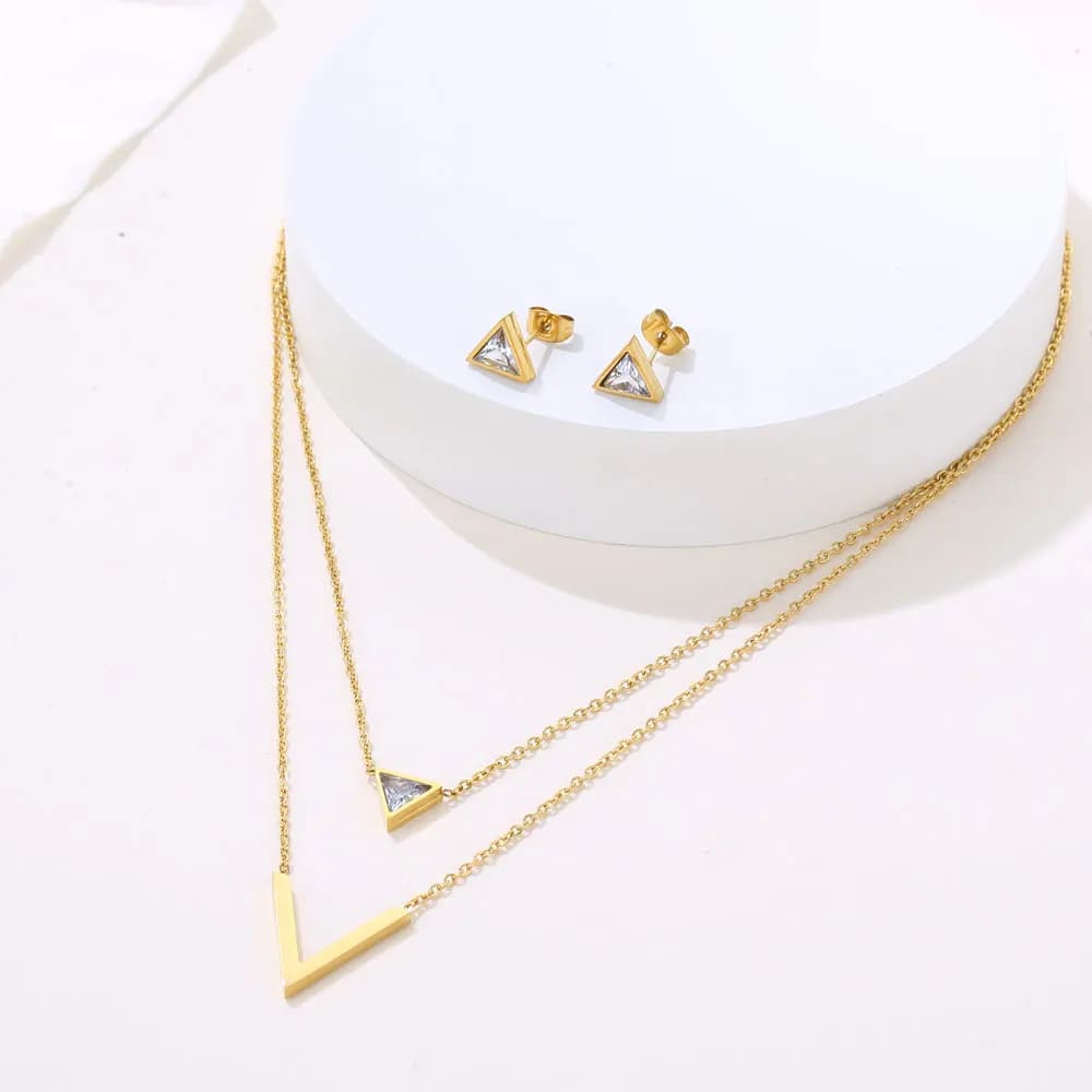 Collana di moda coreana con catena di fascino con pendente a geometria delicata ed elegante di lusso leggero per set di gioielli da donna in acciaio inossidabile