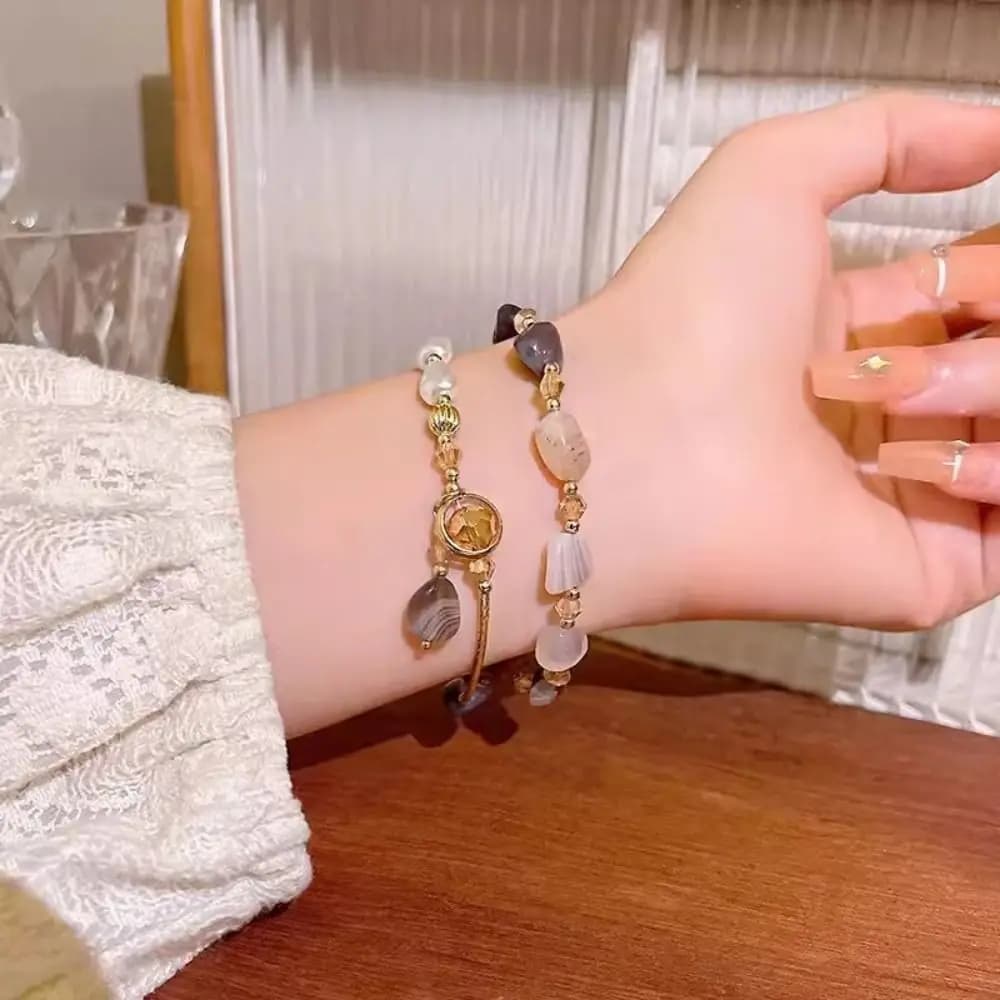 Bracciale a Doppio Strato con Perle Artificiali, Catena per Mano di Lusso Leggero, Braccialetti con Charm e Cristalli per Donne e Ragazze