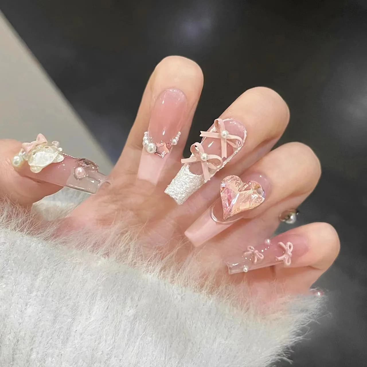 10 pz Unghie Finte Lunghe Quadrate Rosa Fatte a Mano di Lusso con Decorazioni Orsetto, Cuore, Diamante, Farfalla e Fiocco - Punte per Unghie Finte Artistiche