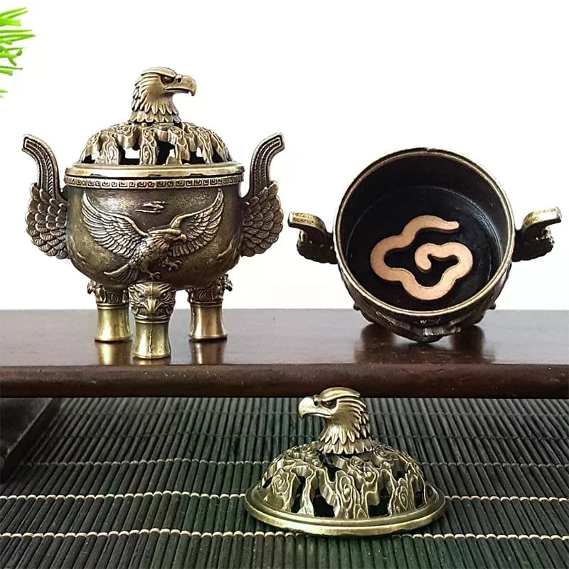 New Alloy Incense Burner Hollow Out Four Legged Stick Holder Mini Sandalwood Censer Home Decoration